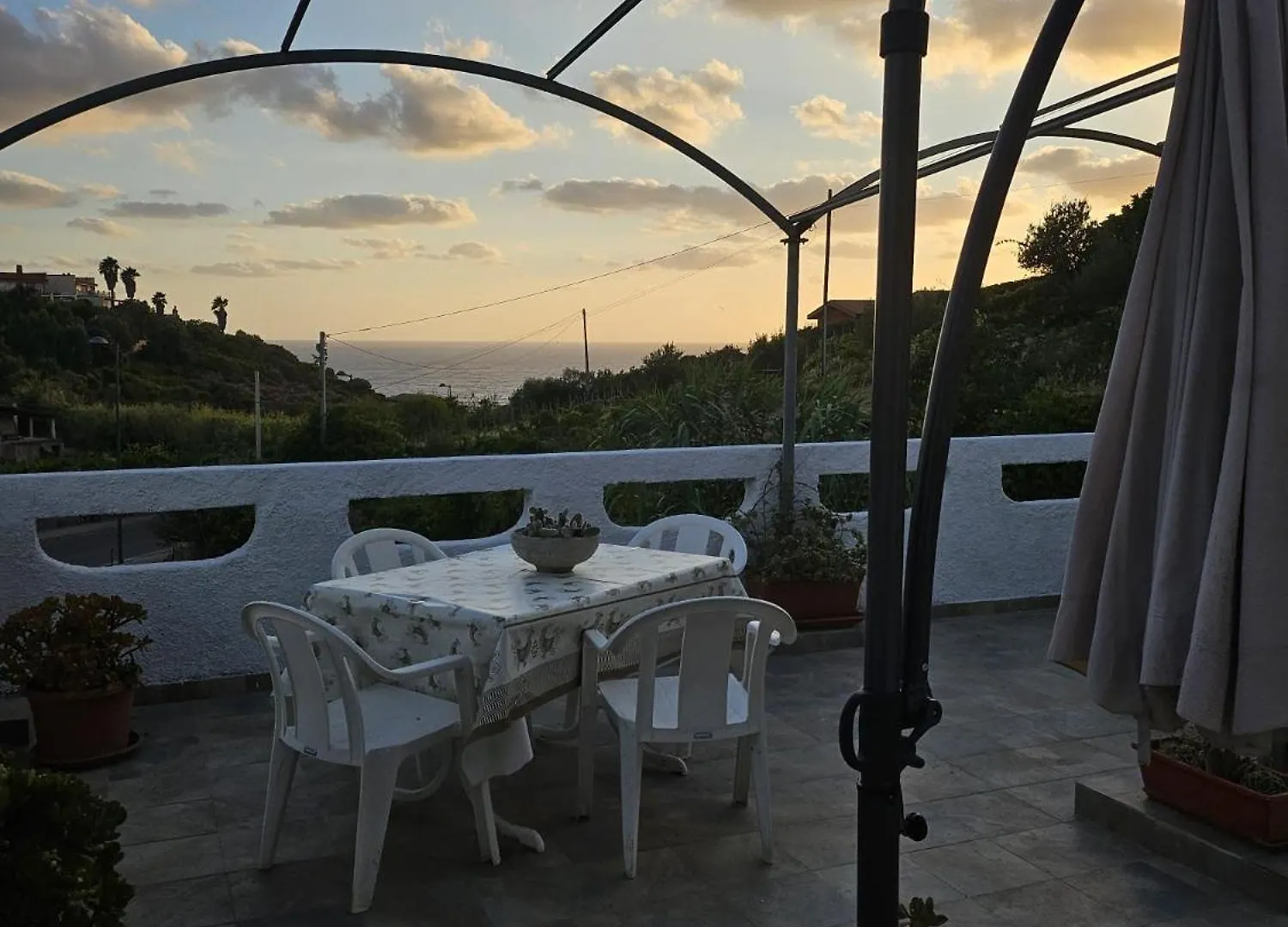 Bosa Appartamento Bouganville Con Vista Mare Magomadas